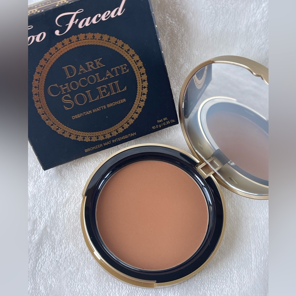 Too Faced Dark Chocolate Soleil Bronzer - Deep/Tan Matte Bronzer Full Size